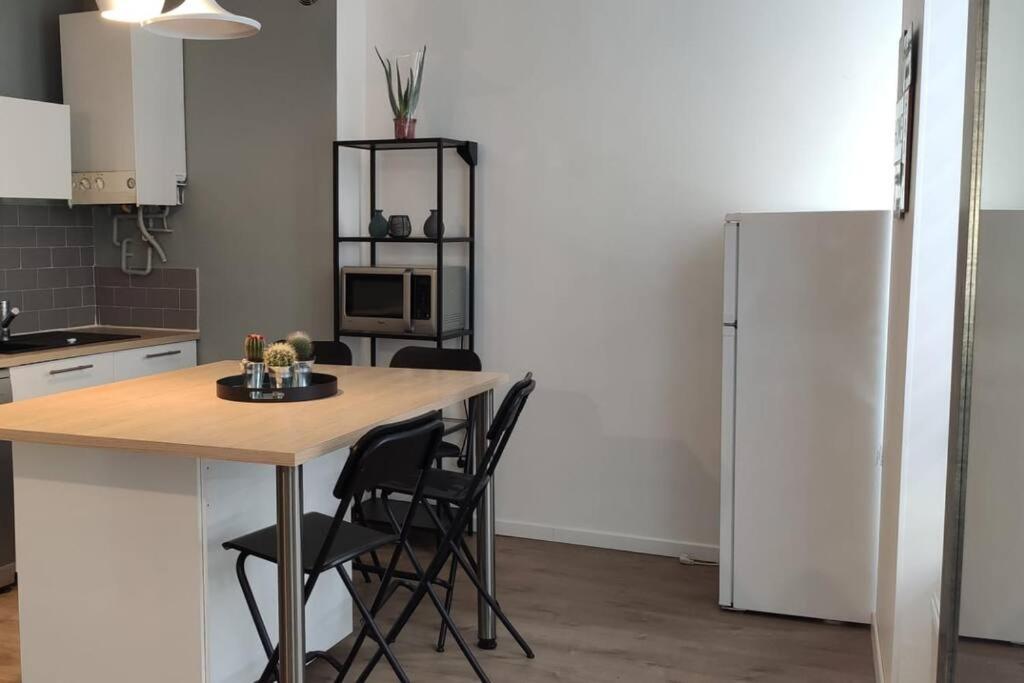 생테티엔 Logement 5 Personnes Proche Cv Et Parking Prive 아파트 외부 사진